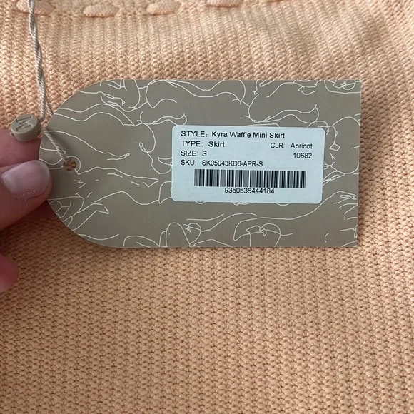 Meshki apricot skirt - Picture 2 of 3